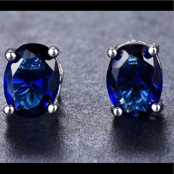 925 Silver Oval Cut Blue Sapphire Earrings - Picture 5 of 5